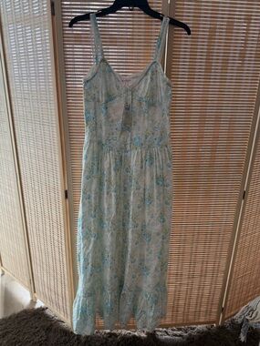 Amy Jane London Midi Dress White and blue floral dress Shoulder Strap Size S NWT